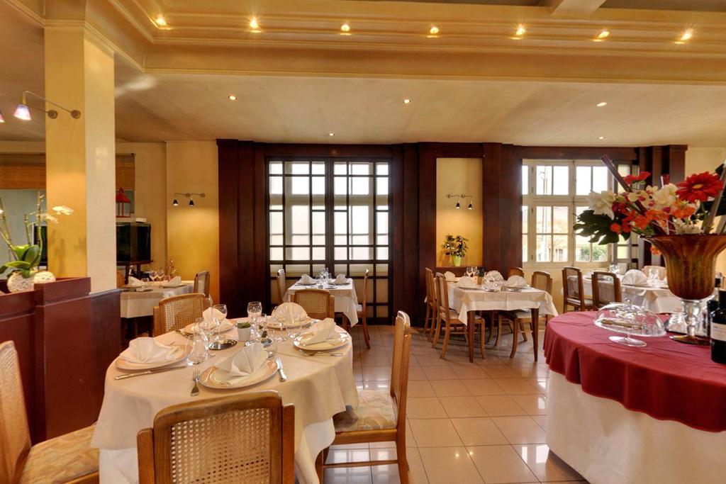 Logis Auberge Des Vieux Chenes Malemort ภายนอก รูปภาพ